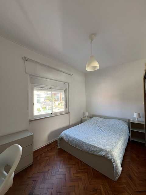 Quarto Casal Corroios Com Contrato Recibos