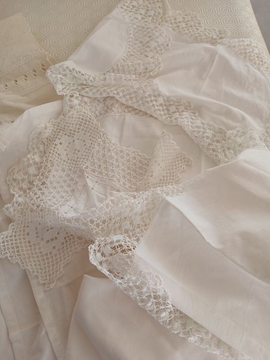 Peças de Renda e Pano Antigo