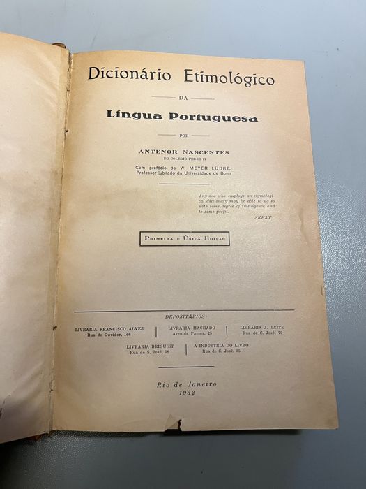 Dicionários antigos