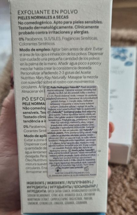 Puder peelingujący Naturally Mary Kay