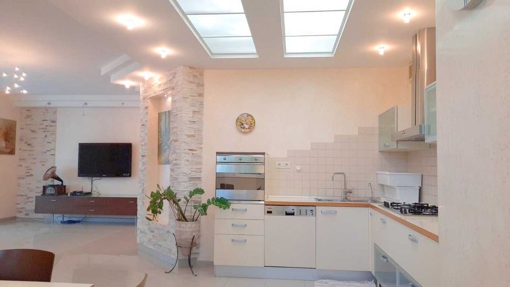 2 этаж, газовая плита! Дунаева, отличный вариант для семьи с детками!