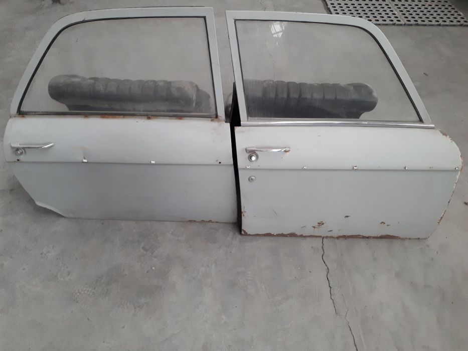 Lote Peças Peugeot 204 portas, capot, mala.
