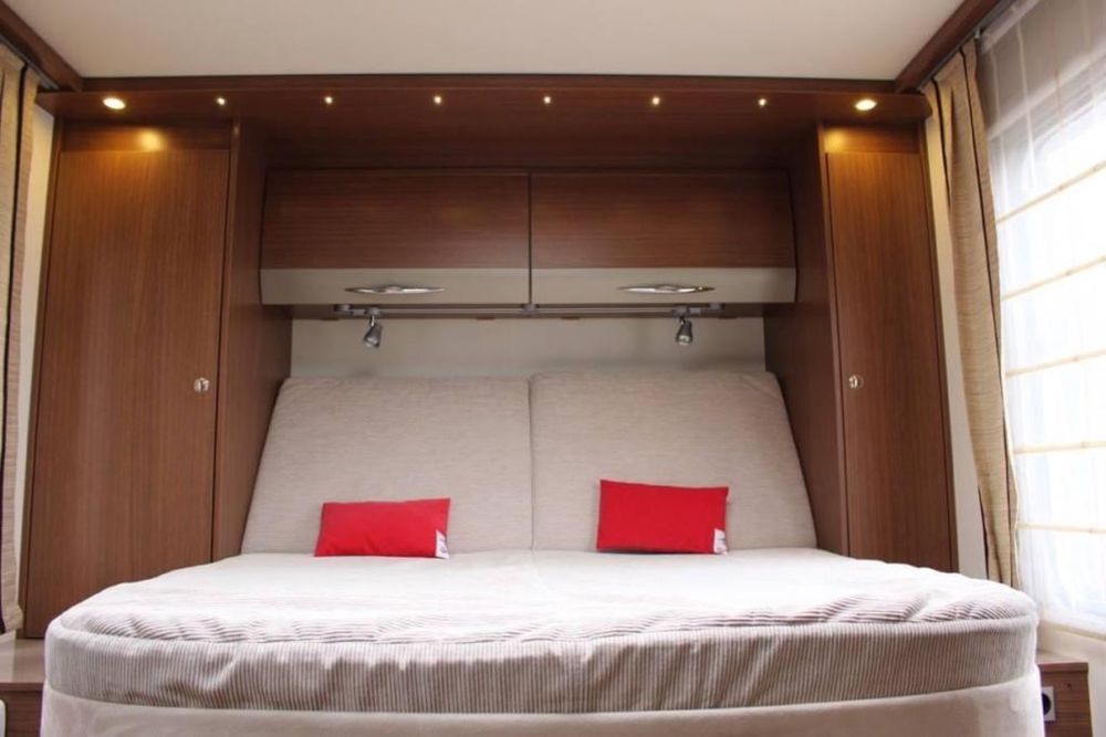 Bürstner Ixeo Plus IT 724 – Cama Central