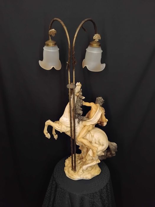Candeeiro de mesa ou de pedestal