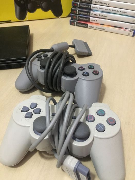 PlayStation 2 Slim + 2 Controllers + 17 Games64550980226305122