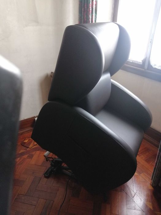Cadeira reclinável eléctrica couro preto com garantia