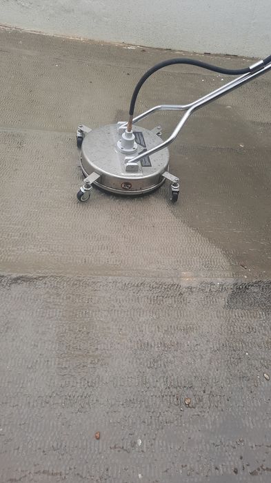 Limpeza de telhados e chao  garagens etc...