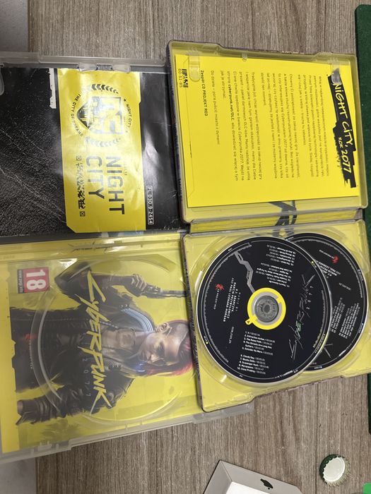 Gra cyberpunk ze steelbookiem