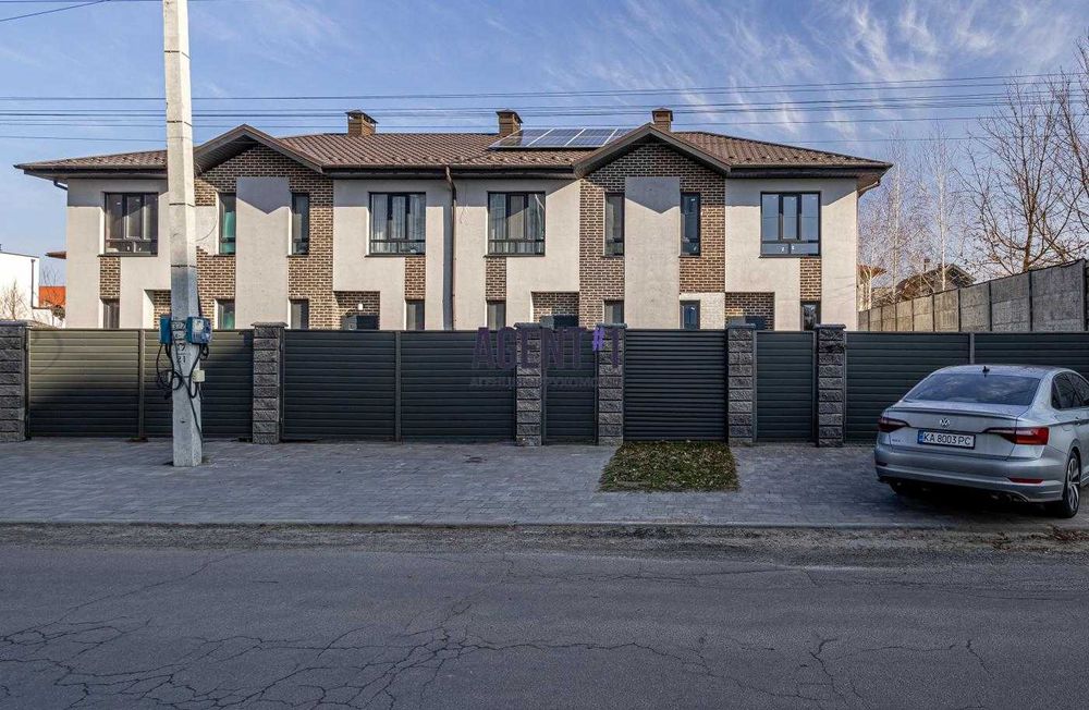 Продаж бокового таунхауса з окремим заїздом  П. Борщагівка.