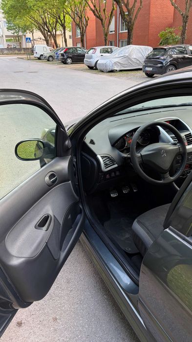 Peugeot 206+ | 168mil KM | 2011 1.1 Gasolina