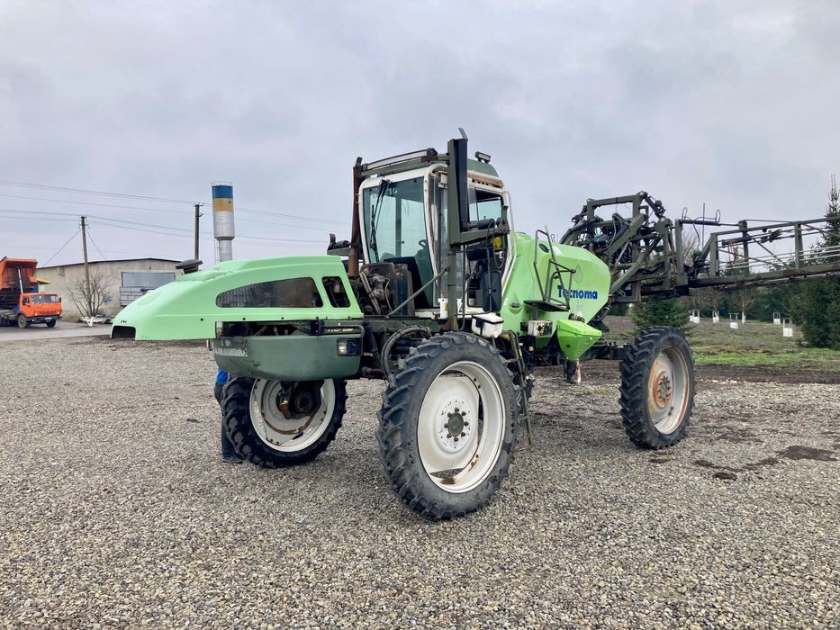 Самохідний обприскувач Tecnoma Laser 4000.