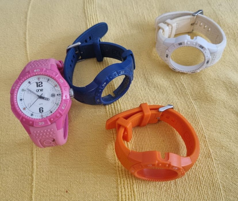 Relógio One mais extras 3 Braceletes