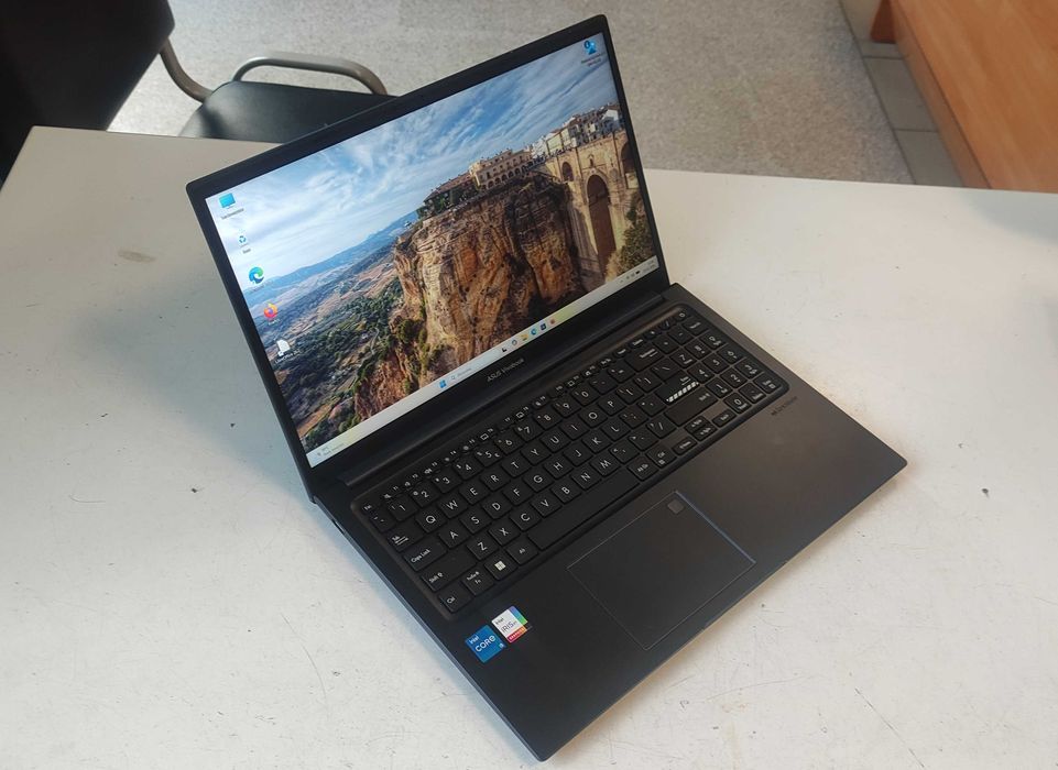 Laptop Asus Vivobook 15, i5-1235U, 16GB, SSD 512GB, Iris Xe, Win11