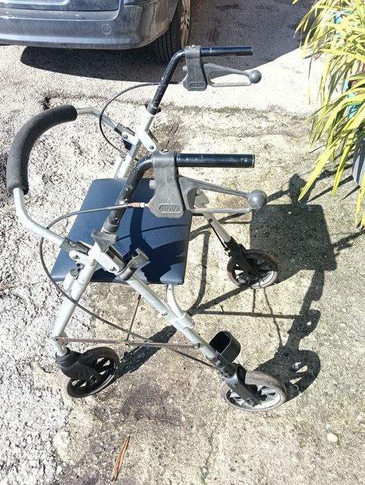 Vendo andarilho em alumínio