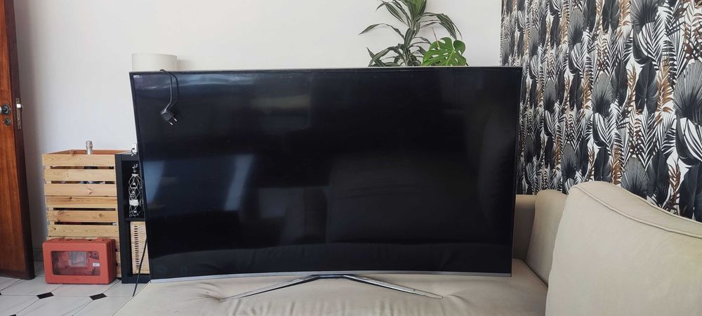 TV Samsung 55 avariada - para peças (modelo UE55KU6500U)