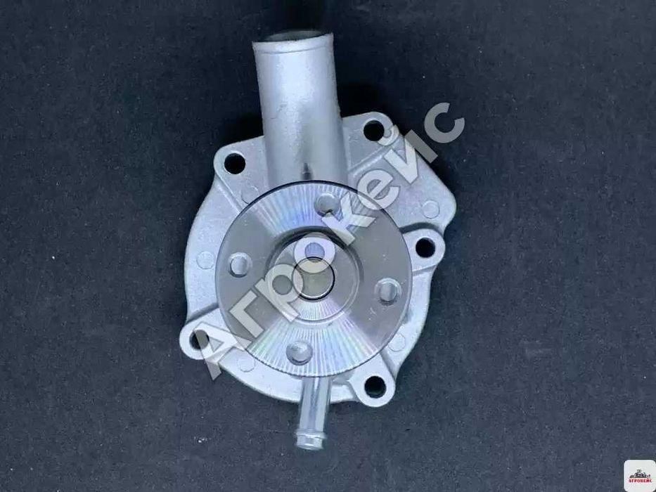 Помпа водяная насос Kubota D850 D750 D950 D650