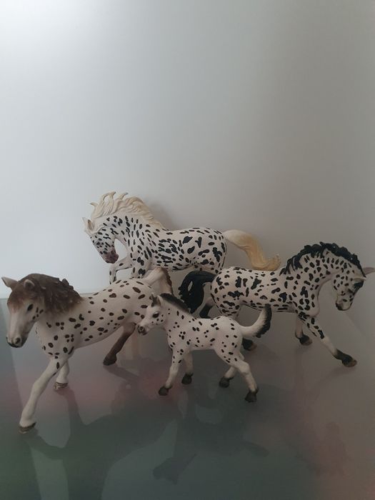 4 konie schleich rasy knabstrupper
