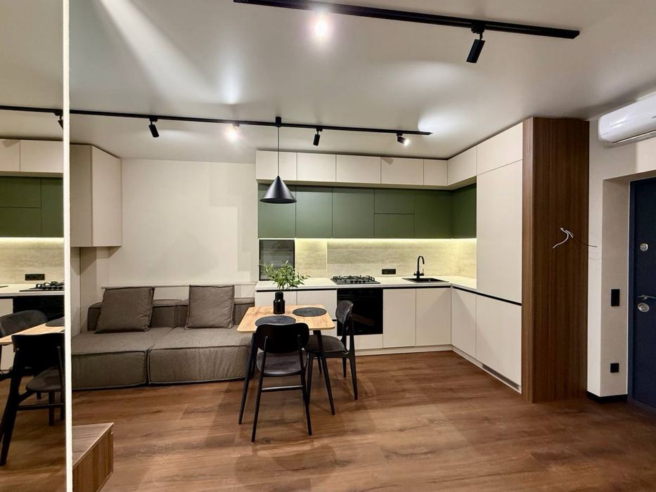 Стильна та сучасна одиничка біля озера!