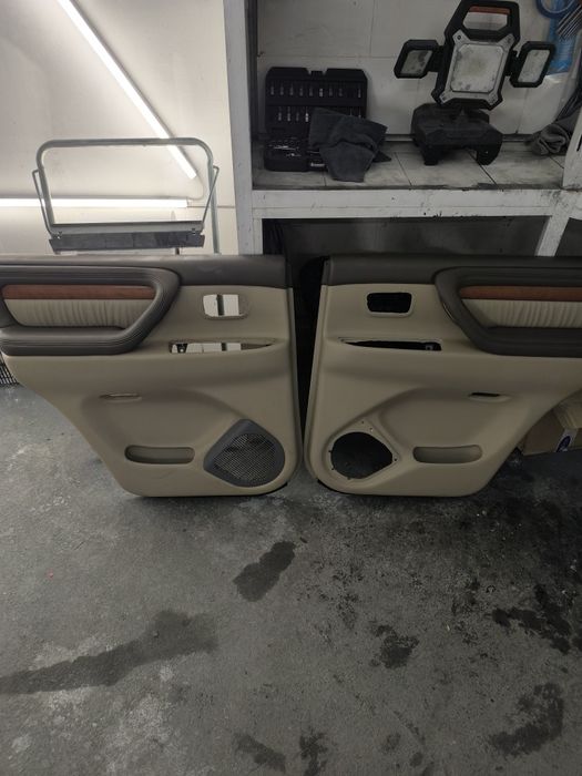 Карти lexus LX 400 задній права ліва гарний стан