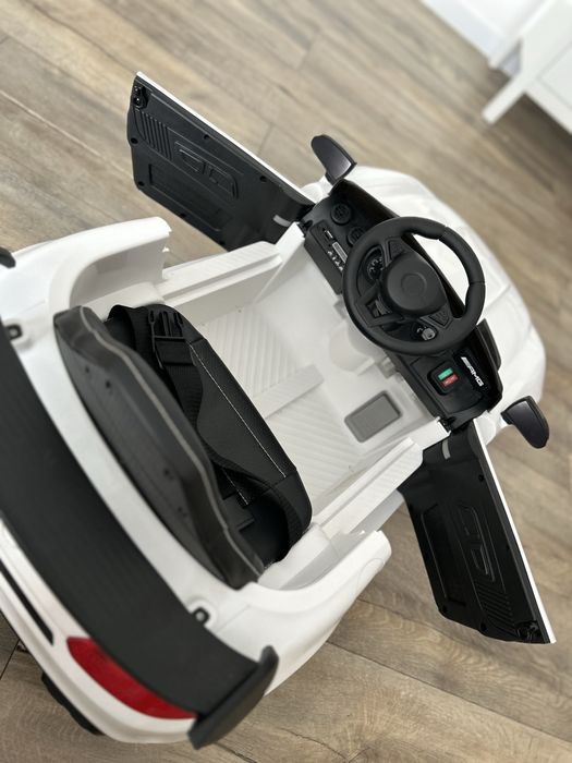 Auto na akumulator dla dziecka Mercedes AMG Bialy