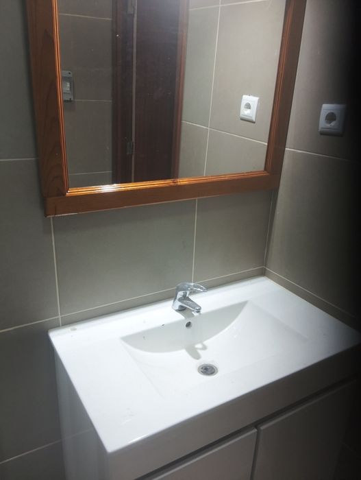 Alugo quarto individual