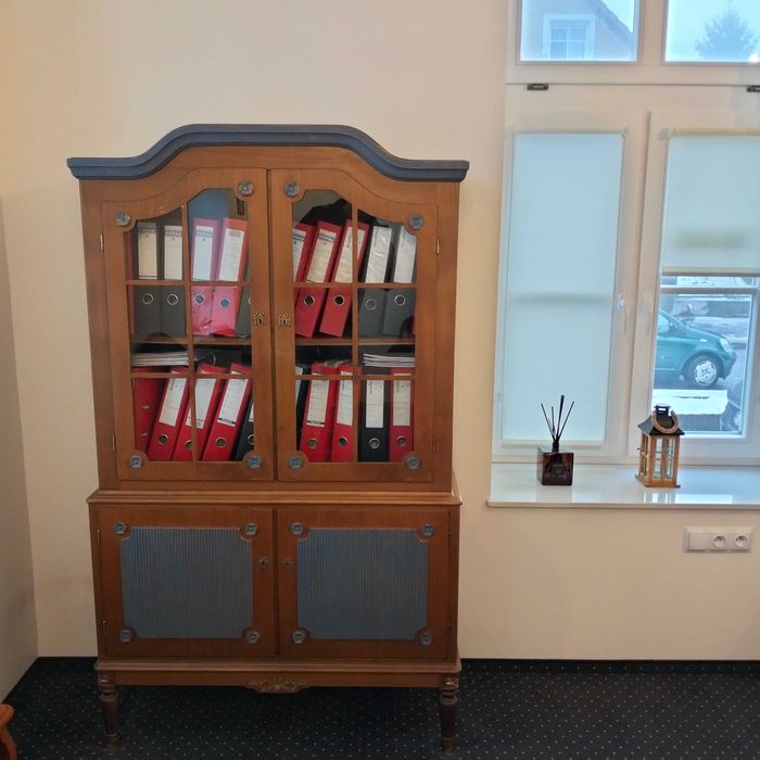 Biblioteczka, kredens, regał