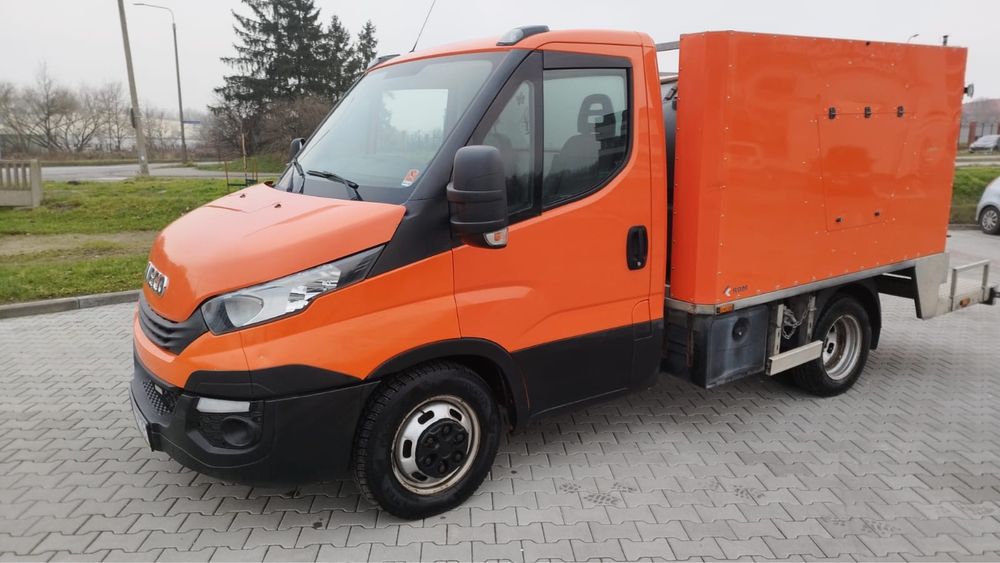 Iveco asenizacyjny do toalet przenosnych kabin wc beczka specjalny