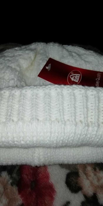 Тепла шапка для дівчинки