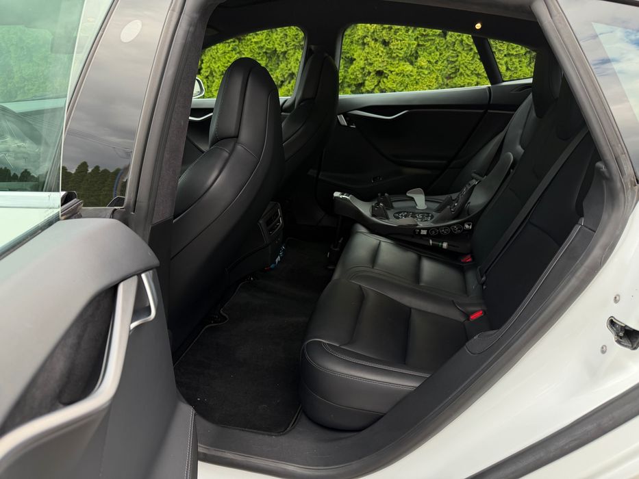 Tesla Model S Biala Perła l Mały przebieg