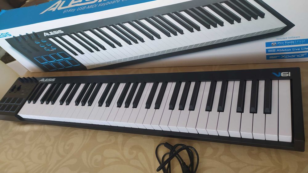 Alesis V61 I MIDI Keyboard (Como Novo)