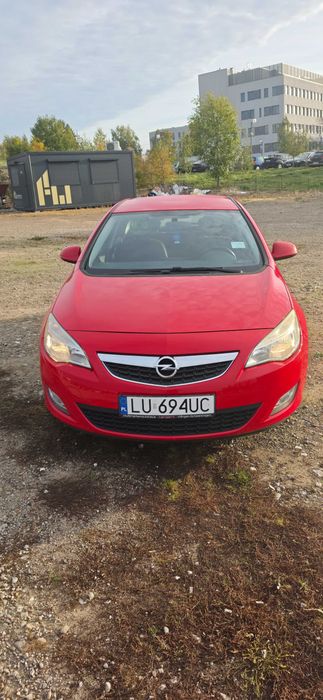 Opel Astra J 2010 1,6 115k  LPG