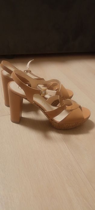 Босоніжки 39 розмір