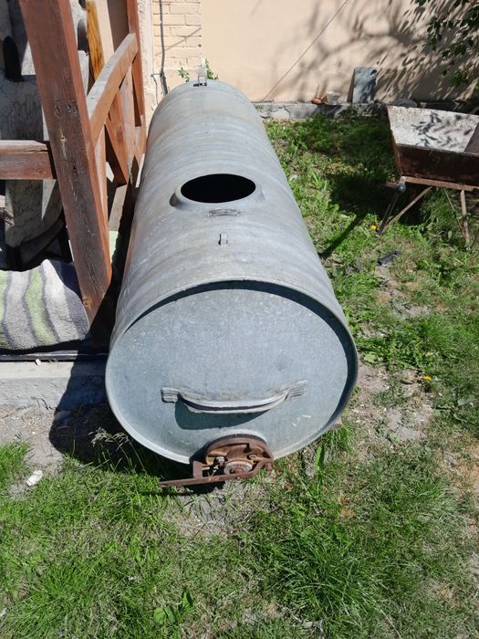 Beczka ocynkowa na wodę.