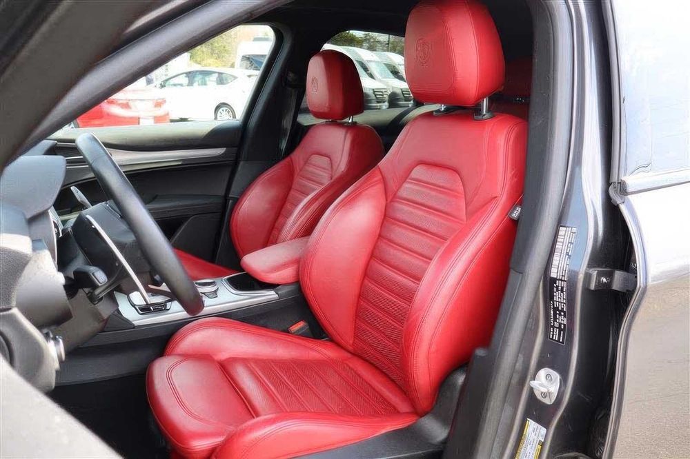 Alfa Romeo Stelvio Veloce      2023