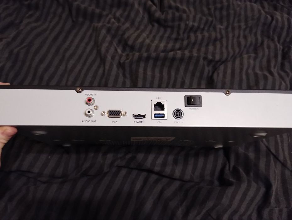 Відеореєстратор Hikvision ds-7608ni-e2 з двома HDD по 4 Тб