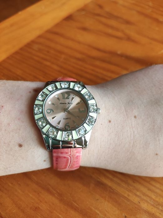 Relógio Rosa com Brilhantes