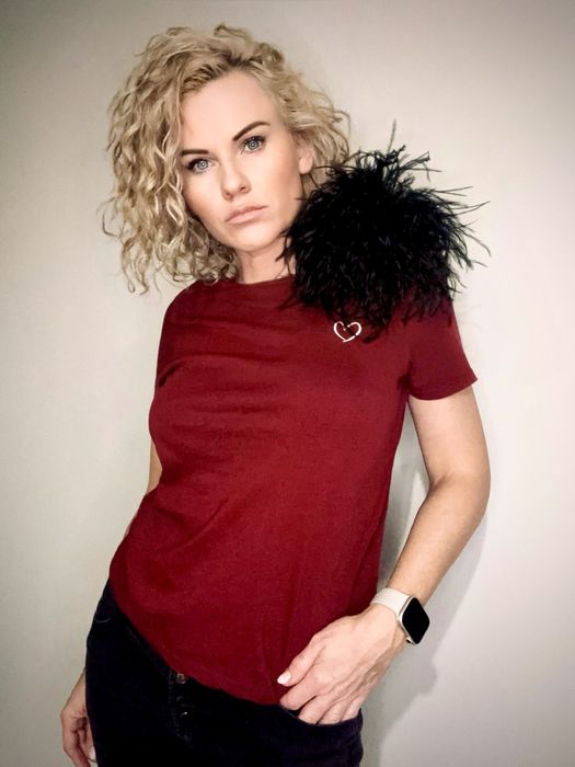 Czarna duża broszka ze strusich piór rozmiar xl