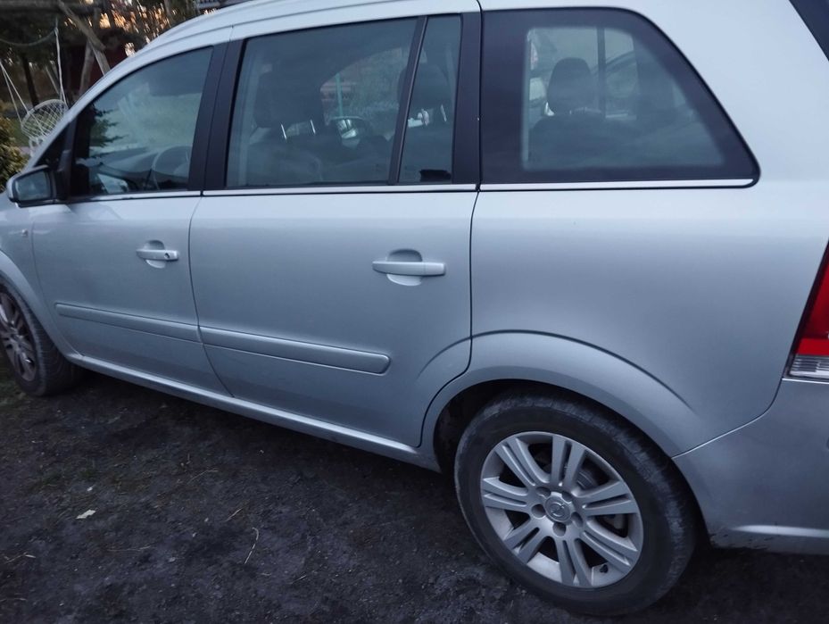 Opel zafira drzwi lewe tył Z176