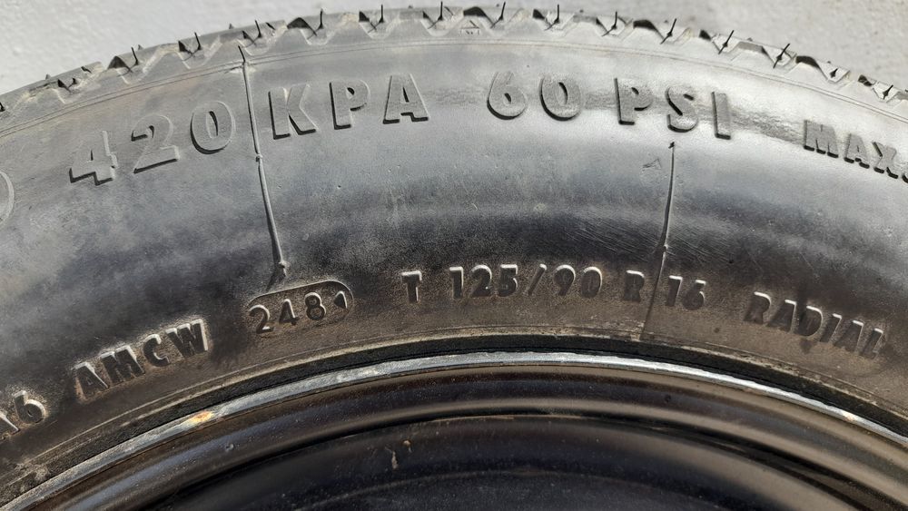 Pneu sobressalente BMW R16