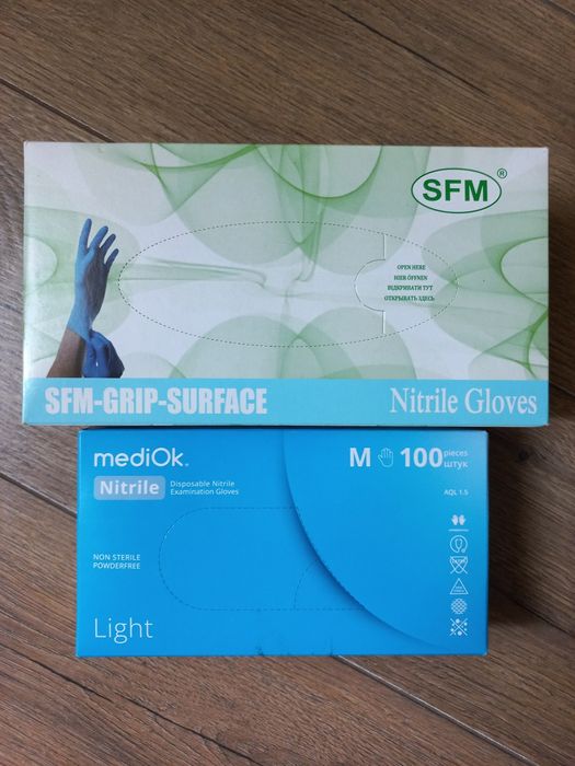 Перчатки нитриловые и салфетки Tena