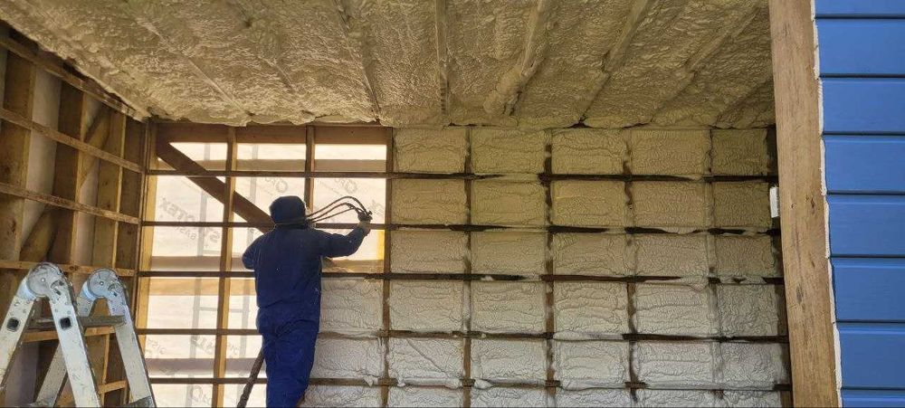 Утеплення пінополіуретаном — ППУ, піна: дах / перекриття / ангар