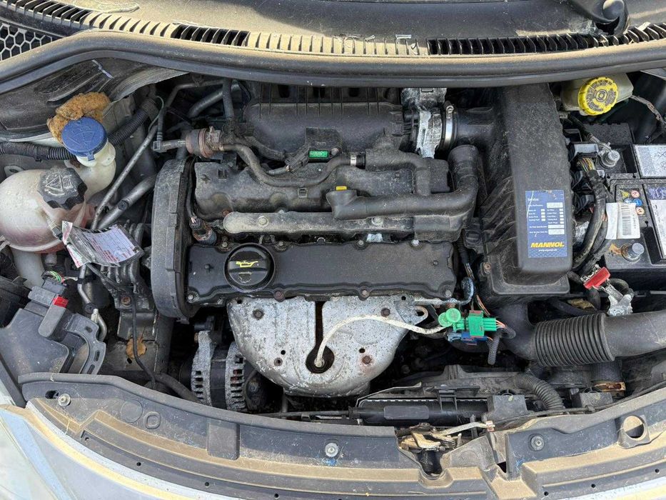 na części kierownica/fotele peugeot 207 Silnik 1.4 16v KFU