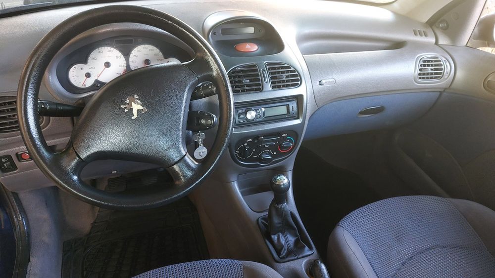 Peugeot 206 Hatchback 1.1i gasolina