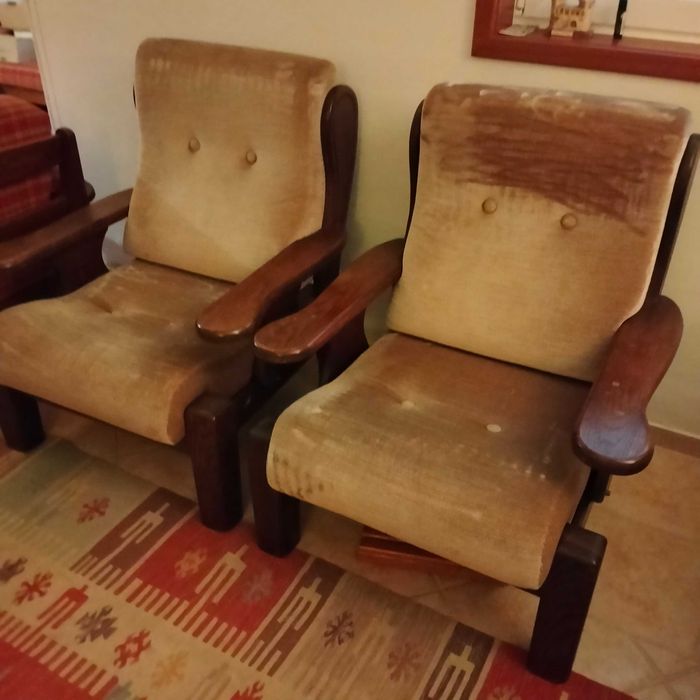 Conjunto de sofás holandeses em madeira maciça