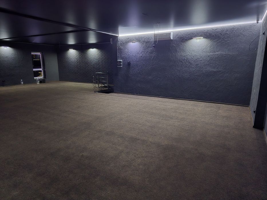 Здається в оренду приміщення 200м.кв.