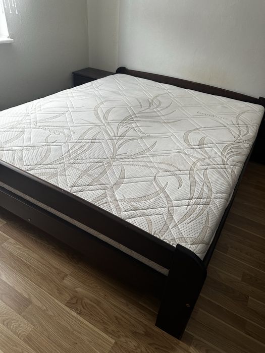 Drewniane łóżko 160x200 i 2 szafki nocne