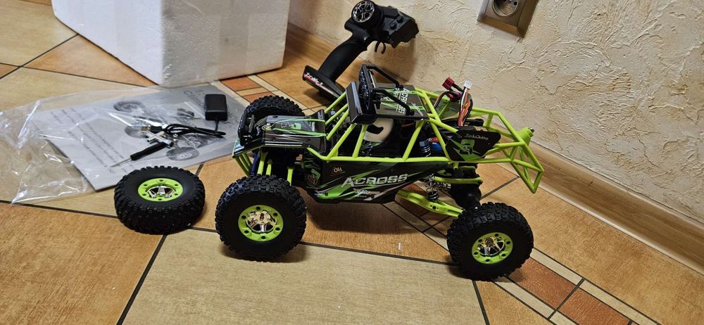 WLtoys 12428/12427 V2 (pilot led) 50km/h  crawler rc car