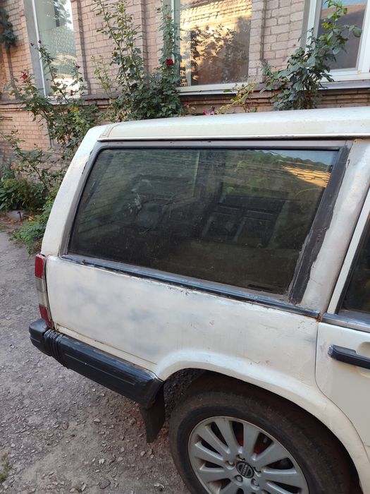 Автомобіль Volvo 740 GL