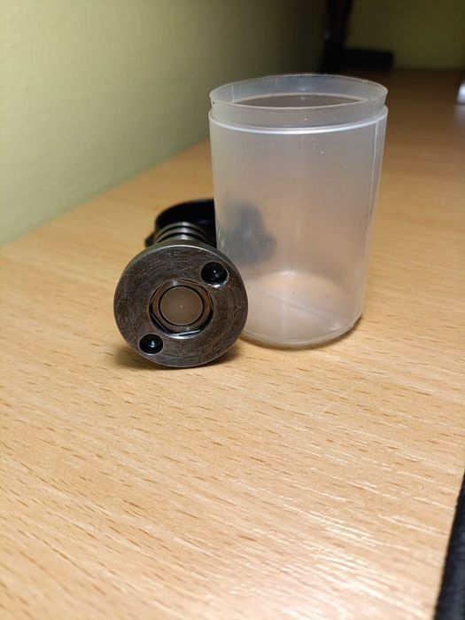 клапан керування розподільчого валу 06H109257A VAG (б/в)