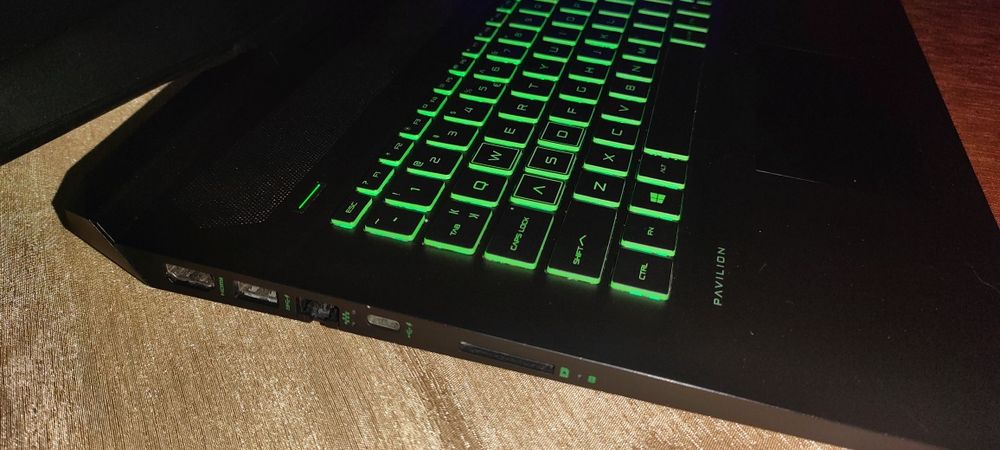 HP Pavilion 17.3 games  piękny jak ze  sklepu .. Zamienię na tańszy